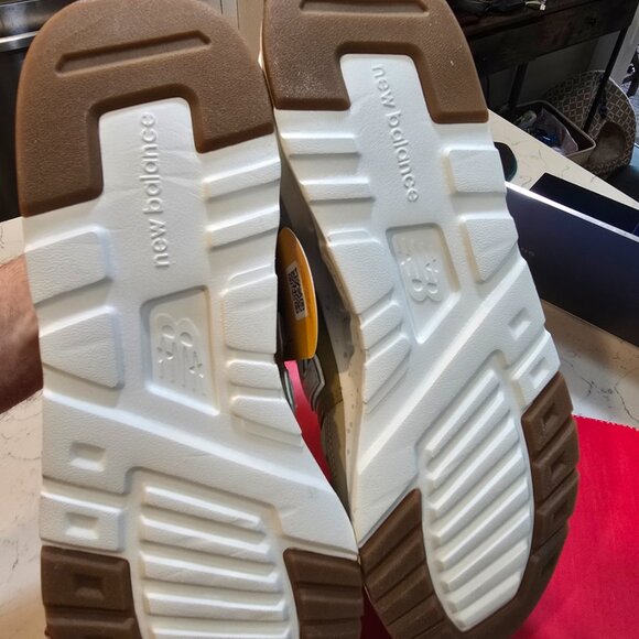 New Balance Classics Traditionnels 997H Beige White CM997HZZ CORDURA Mens 10 NEW - Picture 8 of 12